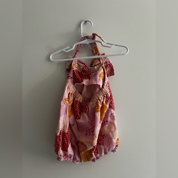 Kate Quinn Organic Cotton Halter Romper 6-12M Pink Floral Bow - Picture 2 of 3